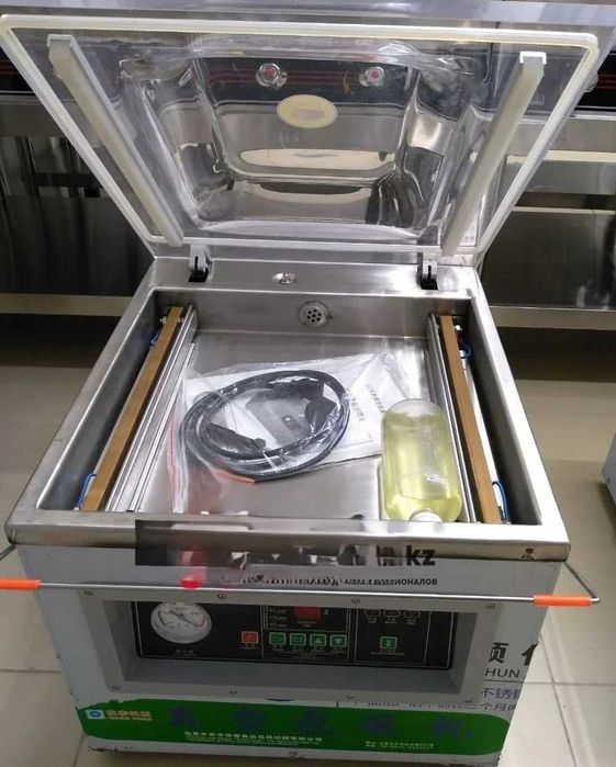 Вакуумный упаковщик настольный  DZ 400 .