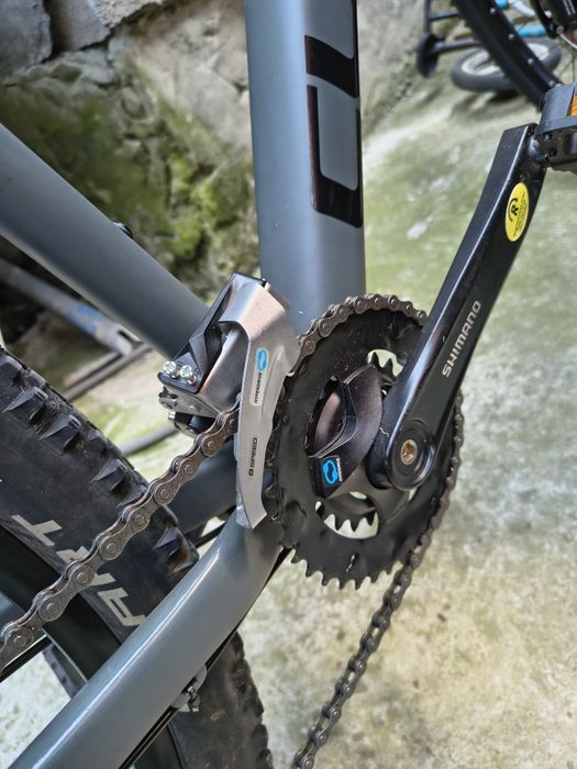 Vând bicicleta cube În stare bună are roți 29 și frâne pe ulei
