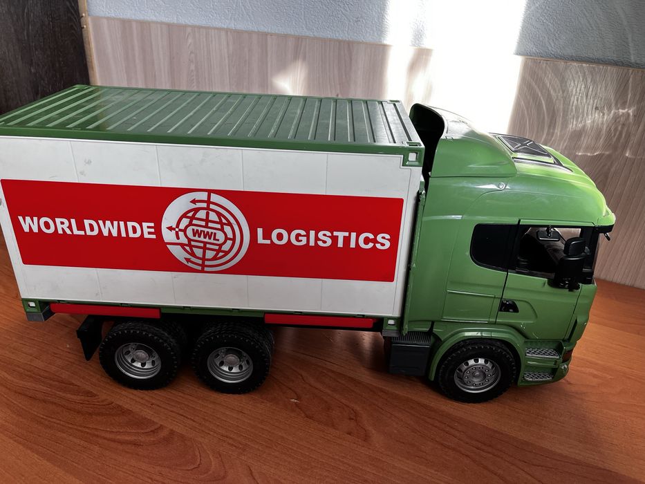 Продам машину BRUDER марка SCANIA модель HighLine