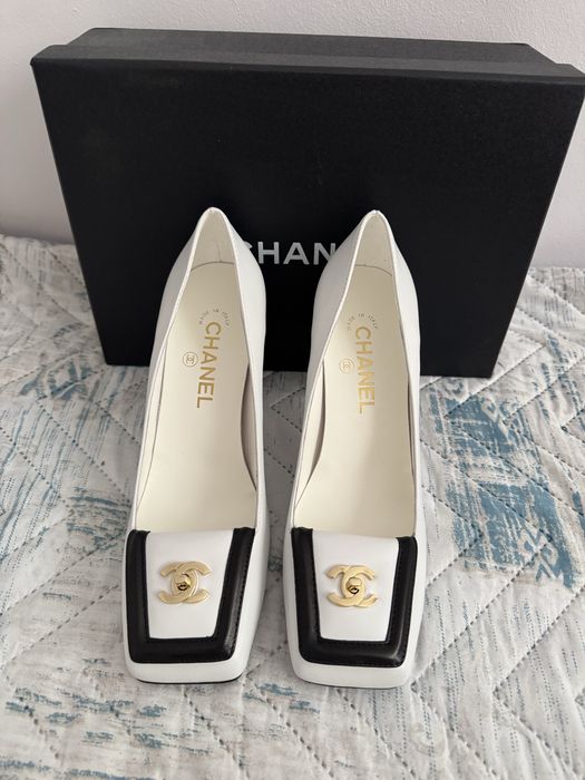 Обувки Chanel