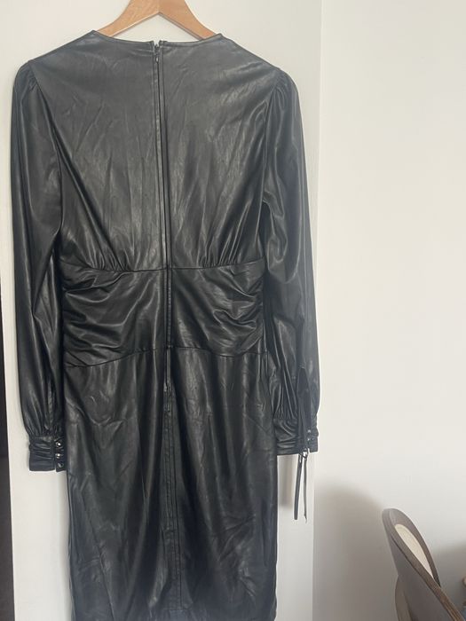 Rochie Pinko, mariema M