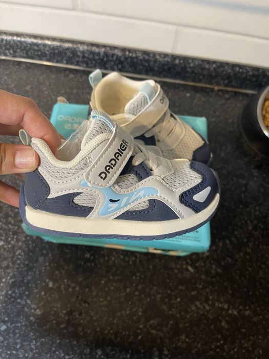 Кроссовки на годик мальчику