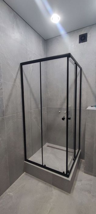 Сборка душевых кабин