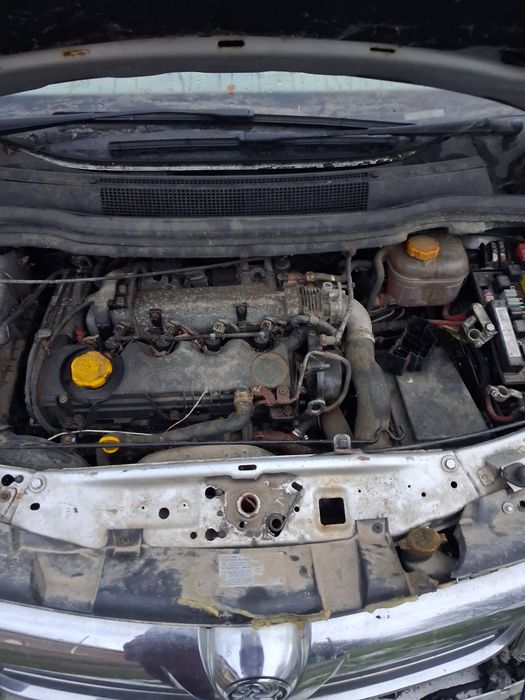 Dezmembrez opel Zafira exclusive anul 2009