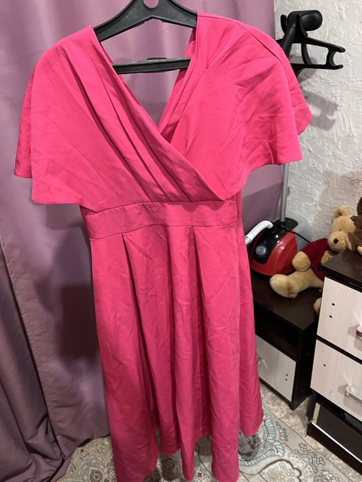 Продам платья размеры с 48-50