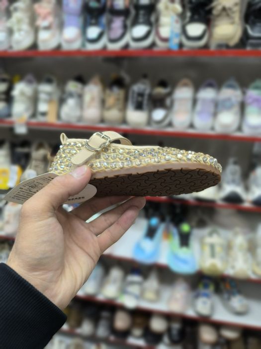 Детская обувь на мальчика и девочек