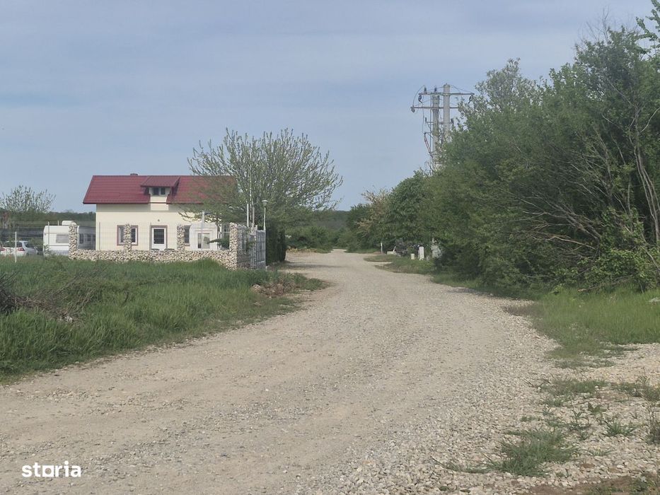 Teren Balotesti vecin padure,30 metri-gaz si electric, 31 E/mp