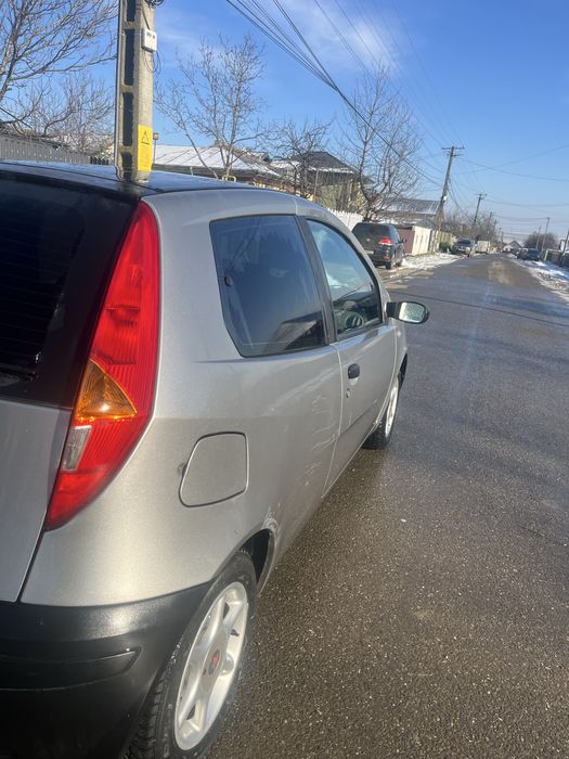 Vand fiat punto 1.2 benzina