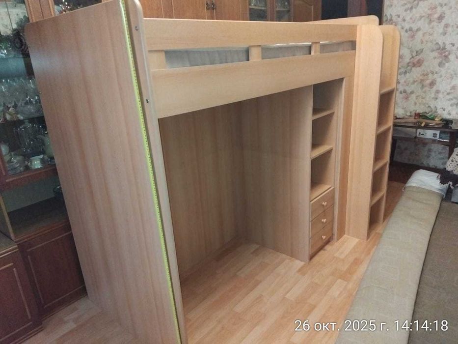 Двухъярусная кровать (ЛДСП), Германия.