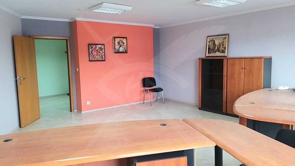 Дава се под наем Офис в Пловдив, Център - 63 кв.м за 598.23 € - Снимка #1