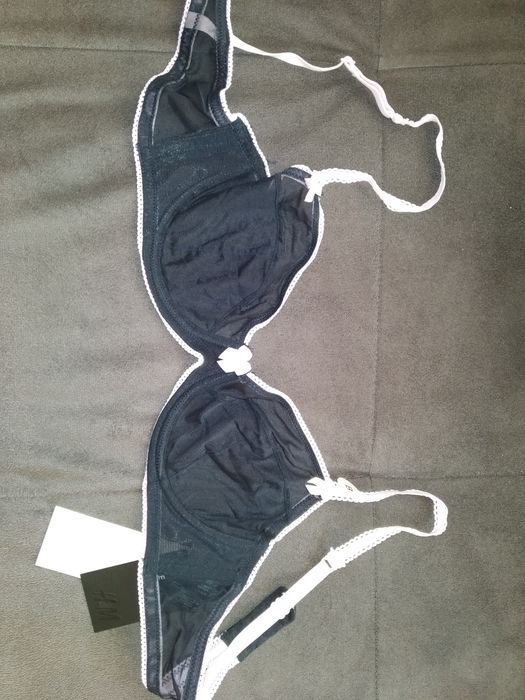 Сутиен H&M 80В + маска за сън
