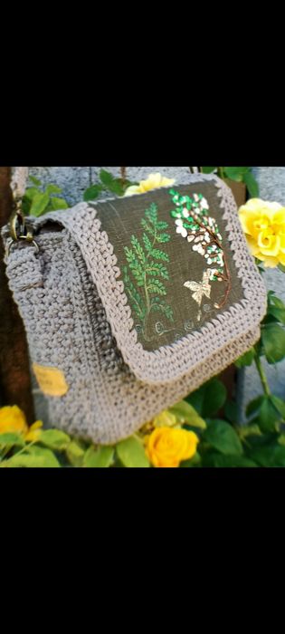 Geantă unicat, croșetată 100% manual, cu panou pictat și broderie 3D