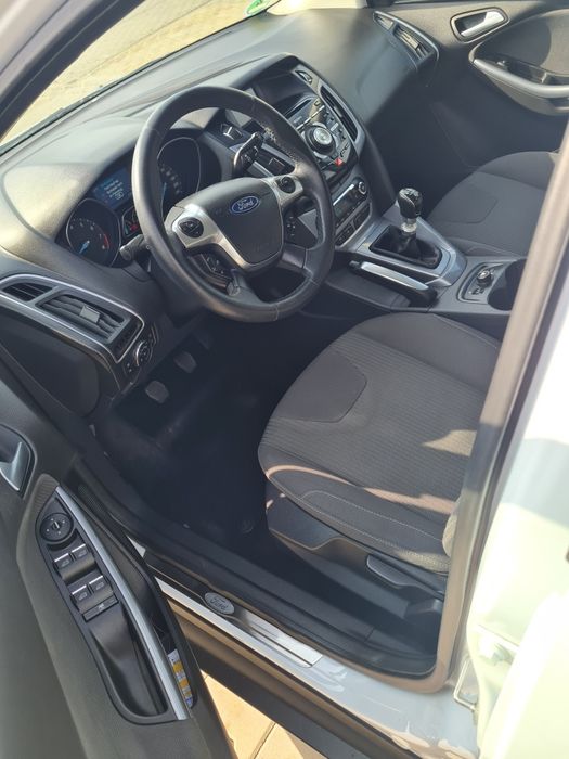Ford Focus 1.6 benzină - 2012