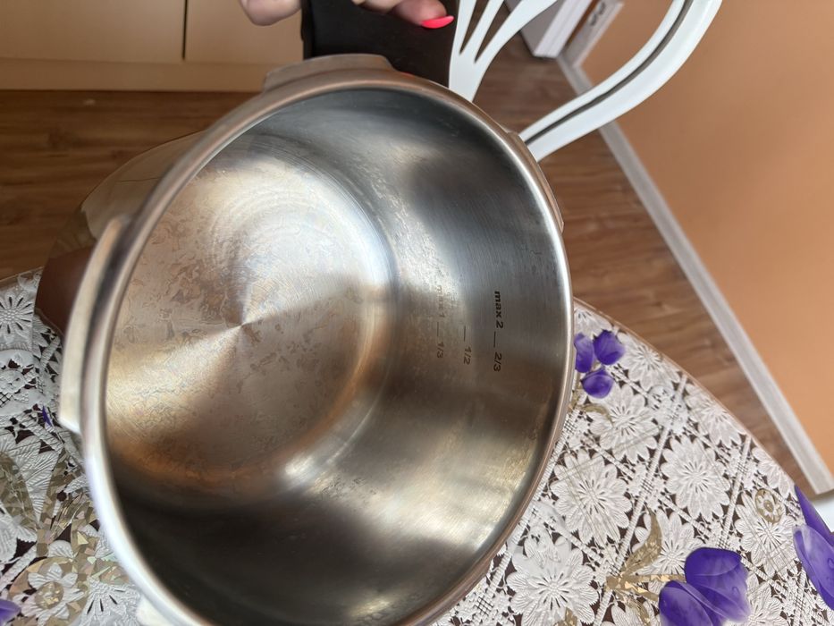 Тенджера под налягане tefal 6литра
