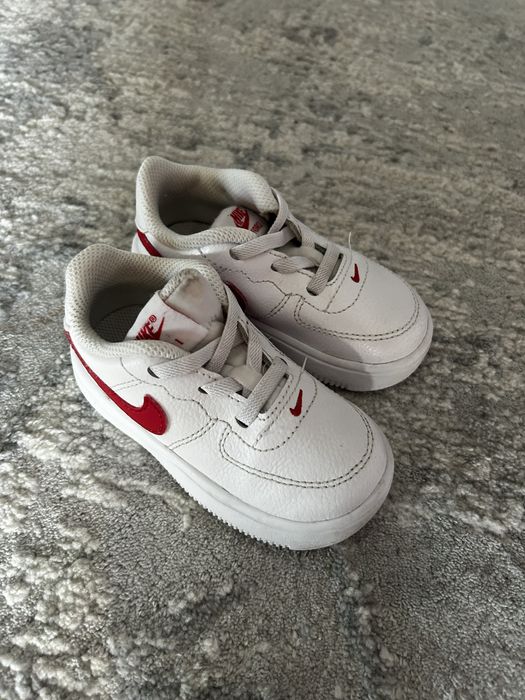 Adidasi Nike masura 22, impecabili