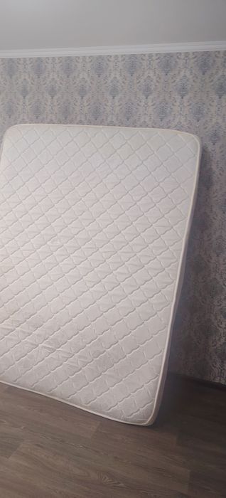 Продам   матрас. Размер 160*200