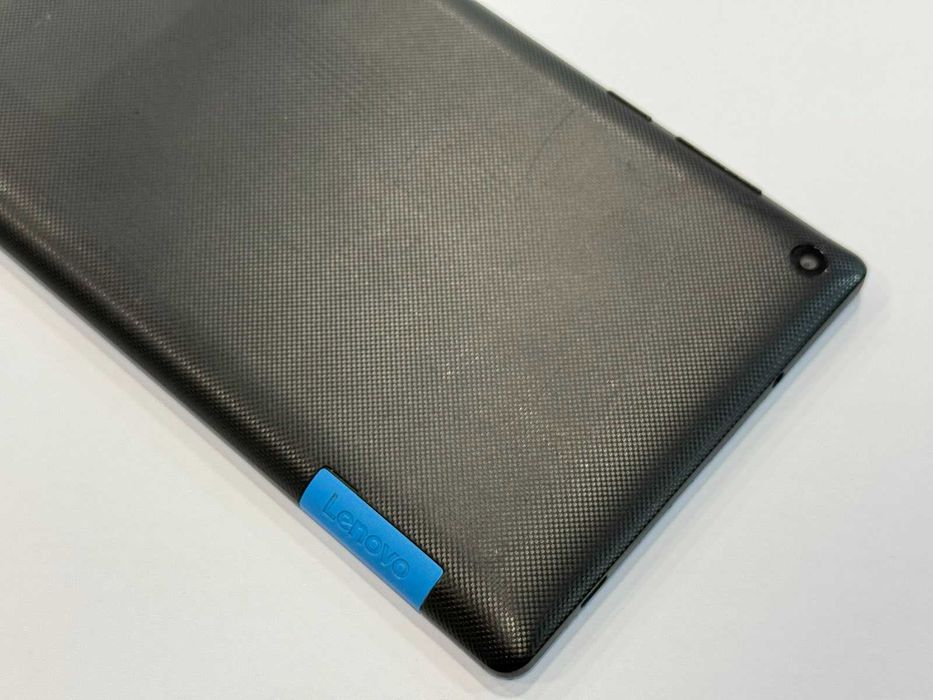 Таблет Lenovo TB-3710i