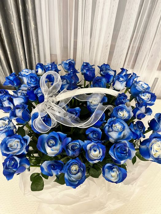 51 роза синего цвета
