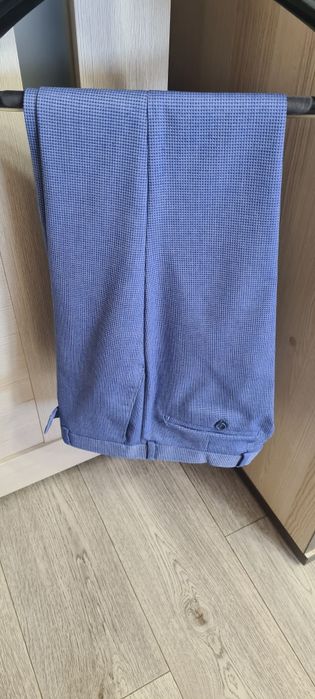 Продам брючной костюм