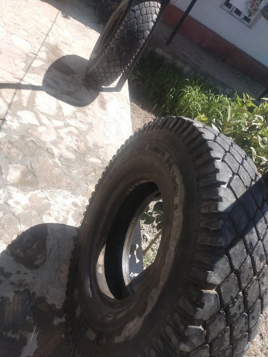 Автошины сотилади Б/у балон размер 12.00R20 MAZ балон