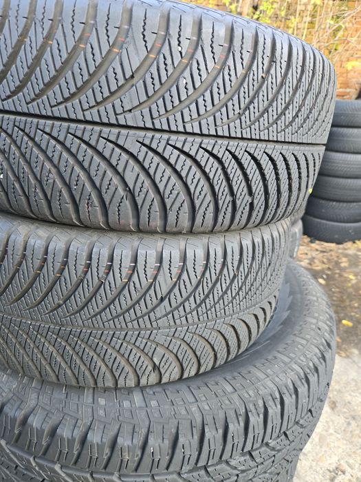 2бр. 215 50 17 Goodyear всесезонни.