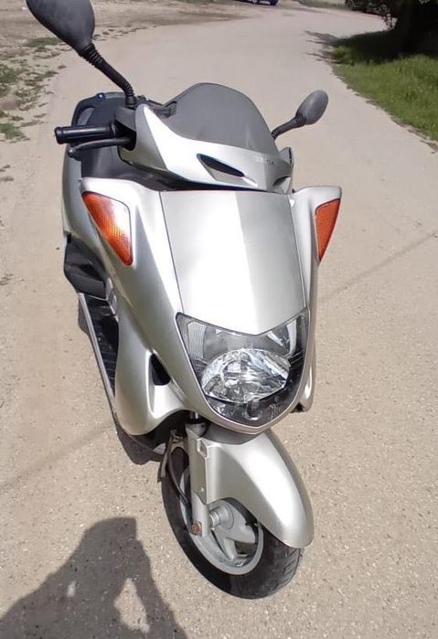 Scuter honda pantheon 125cm functioneaza perfect