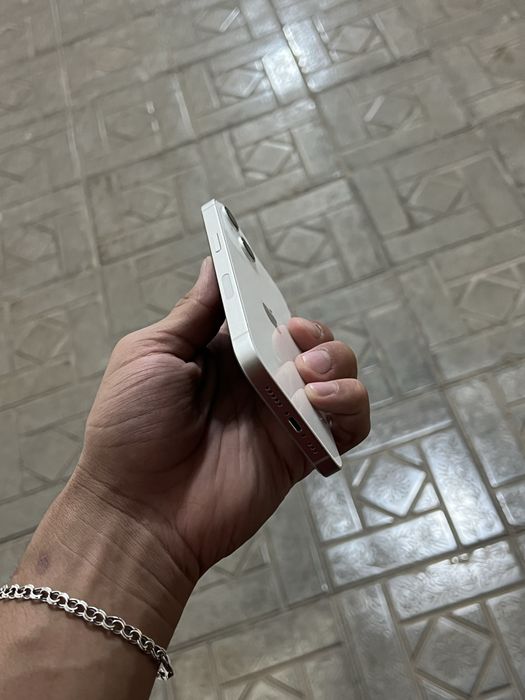 Iphone 13 sotiladi.