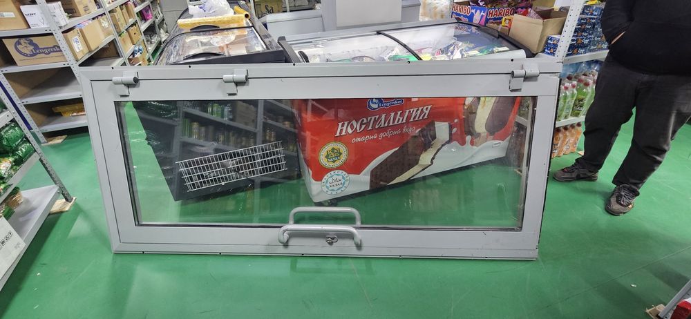 Дверь металлическая со стеклопакетом