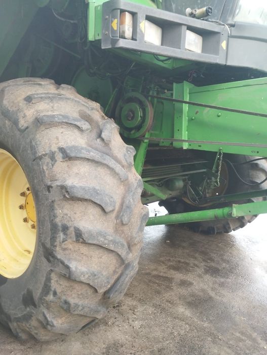 Combina John Deere 2056