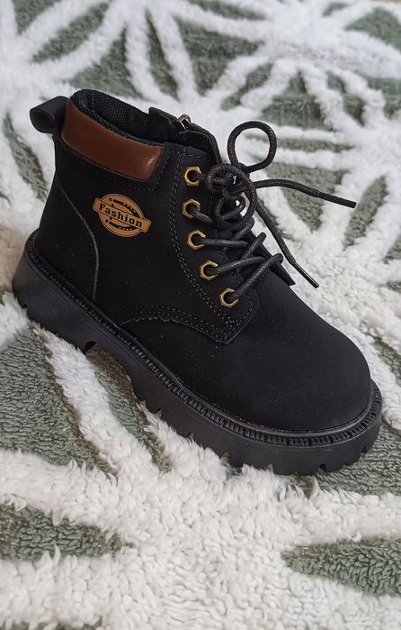 Ботинки на мальчика чёрного цвета