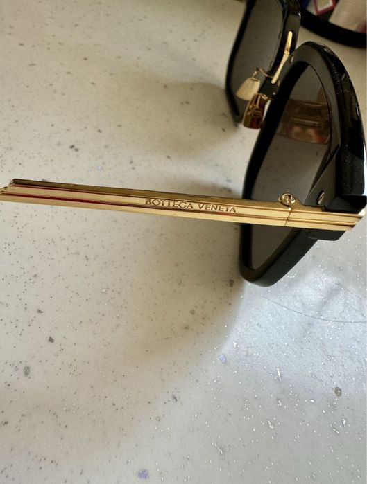 Оригинални дамски сльнчеви очила BOTTEGA VENETA BV1083SA-001