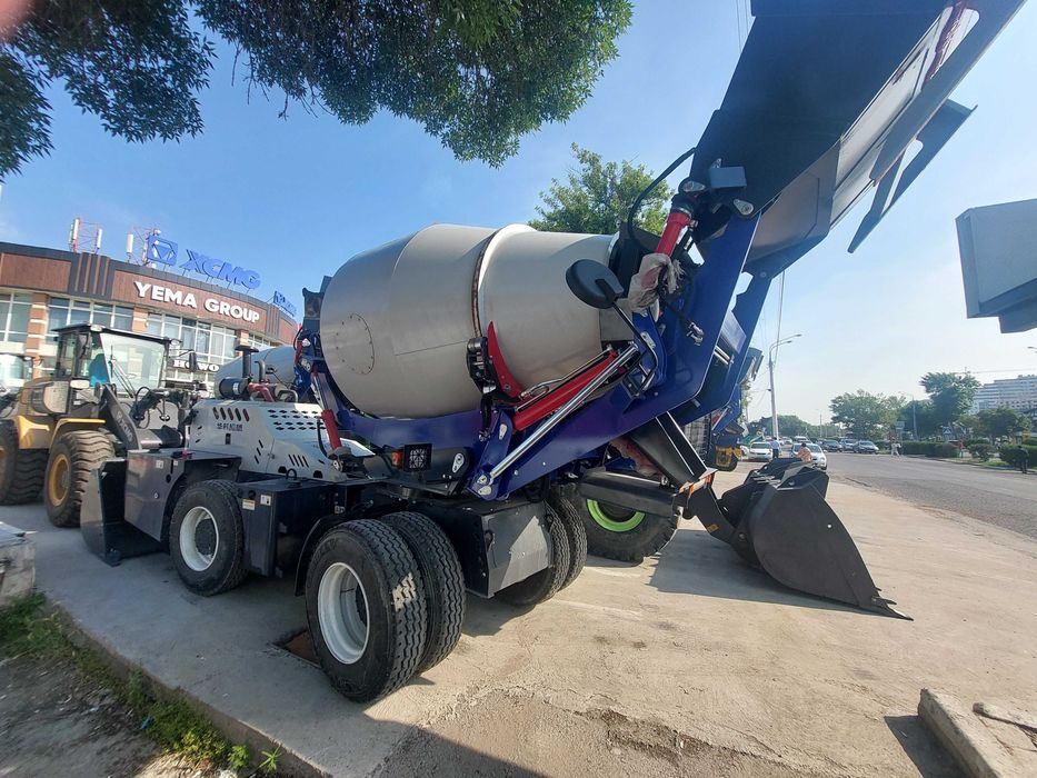 Автобетоносмеситель с самозагрузкой Carmix HK-5500  кармих 5,5