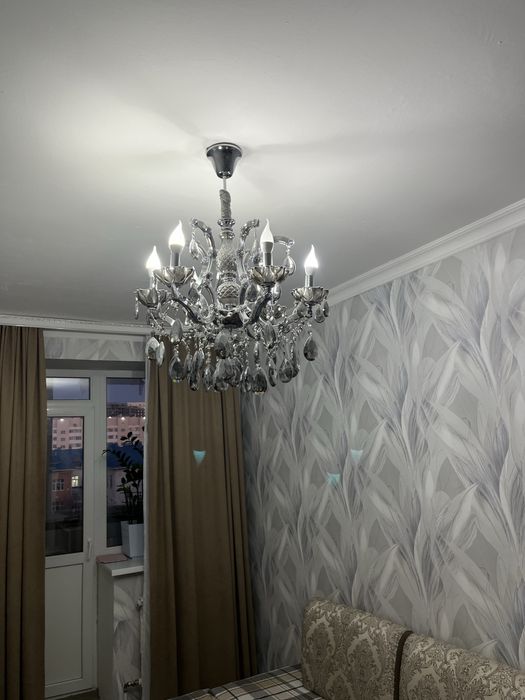 Отдам красивую люстру