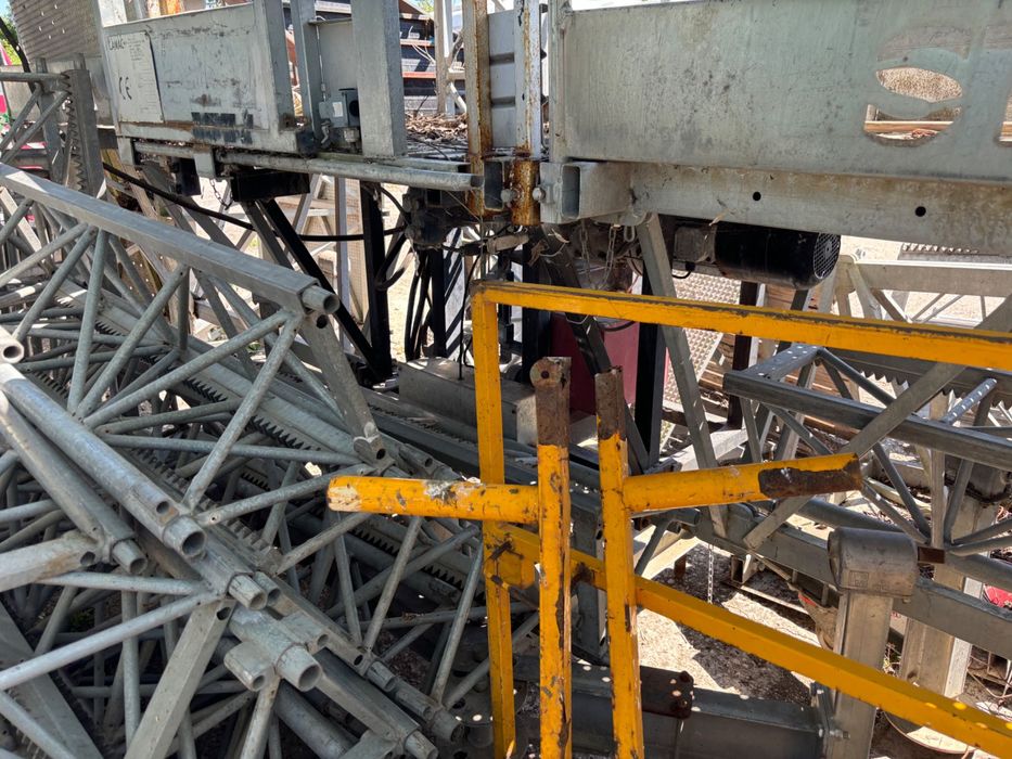 Електрическо строително скеле