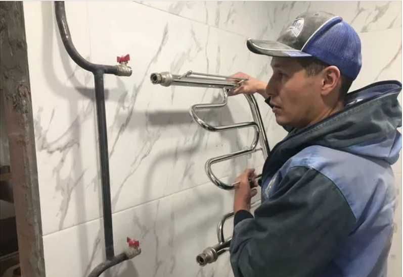 Сантехник профессионал: монтаж теплого пола и установка унитаза!