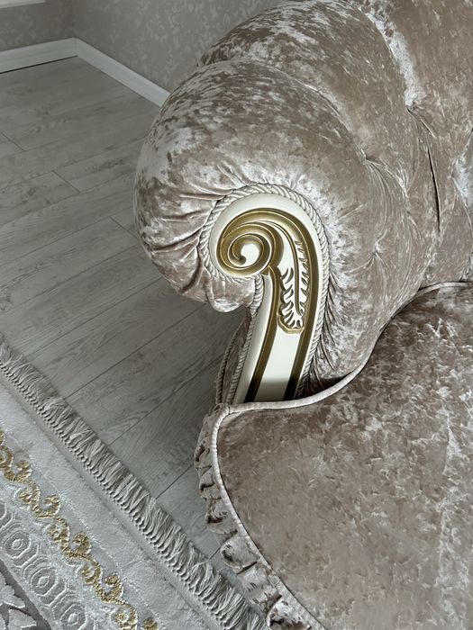 Продаю диван и два кресла