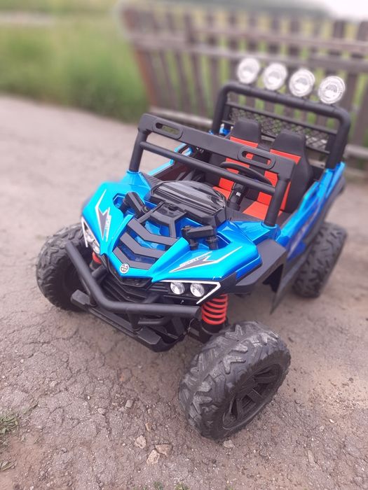 Продам машину детскую