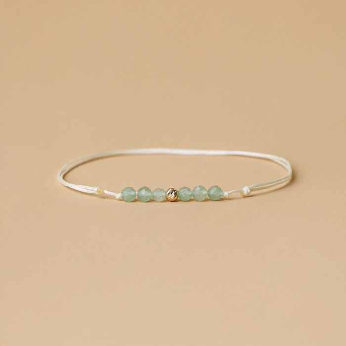 Премиум подаръчна кутия според зодията с гривна с 14К злато