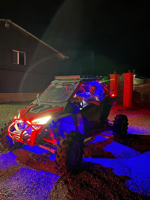 Vând polaris rzr pro xp 4x4 Reductor  mic mare buggy ssv utv offroad diferențial blocabil servo muzică cabină închisă incălzire ștergătoare  trolii