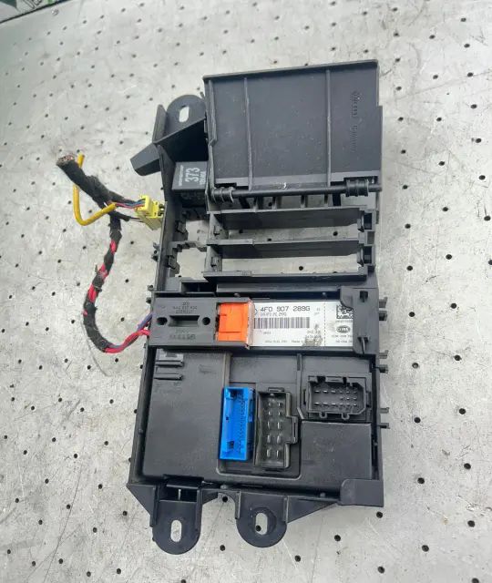 Panou sigurante si relee 4F0971845 4F0971845 Audi A6 2007