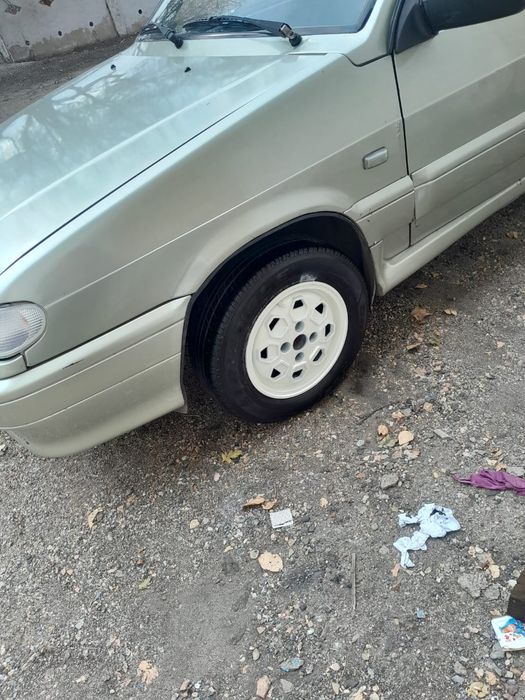Продаю машину ваз 2115