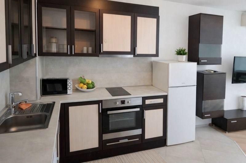 Дава се под наем Двустаен апартамент в София, Студентски град - 75 кв.м за 857.82 € - Снимка #2