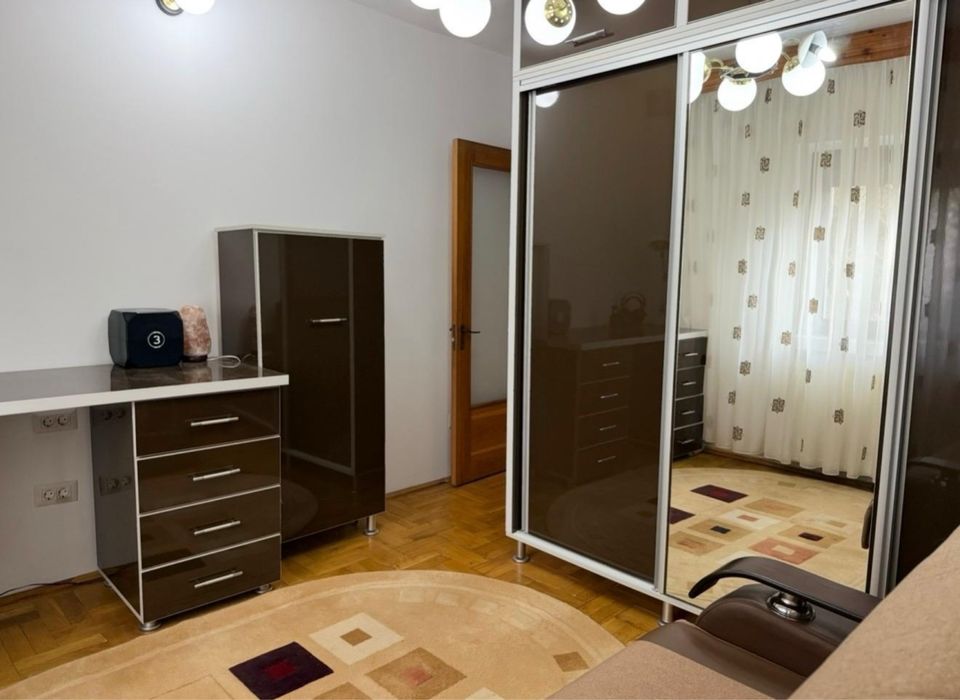 Inchiriez apartament 3 camere decomandate in Bistrita Lac