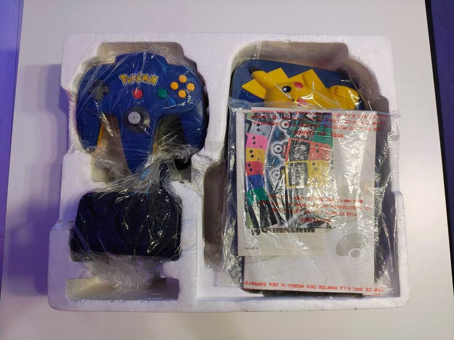 Nintendo 64 Pikachu Edition N64 Complete in box