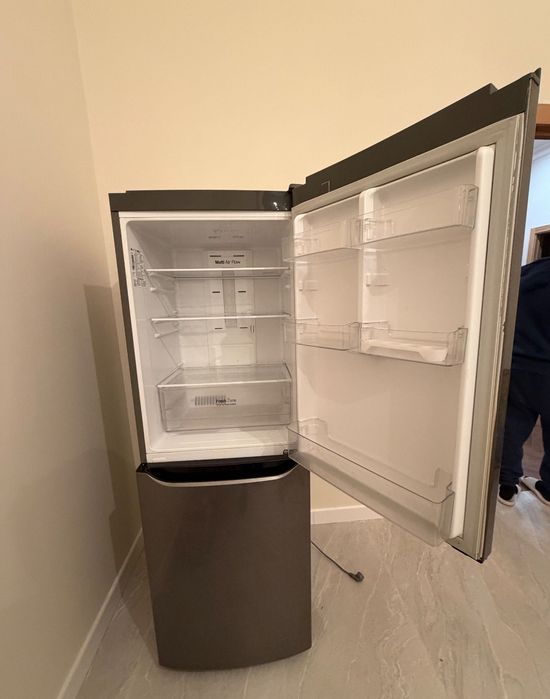 Продам холодильник LG