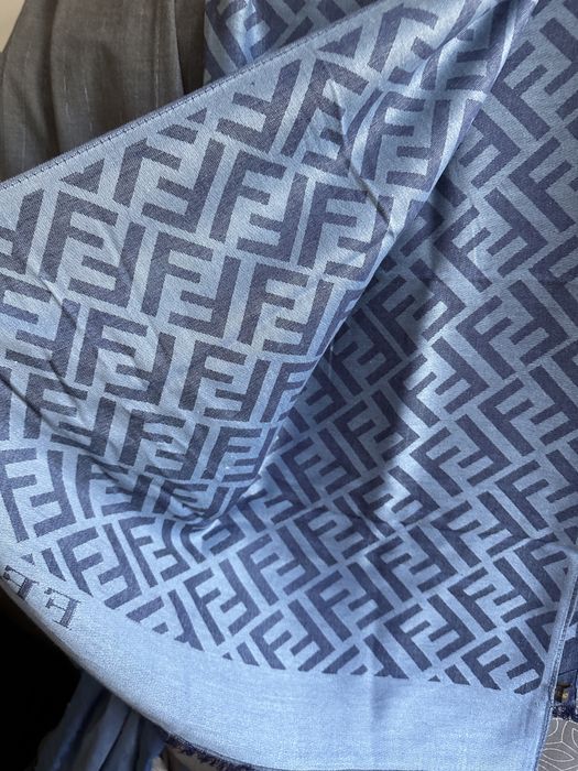 Esarfa din casmir si matase Fendi