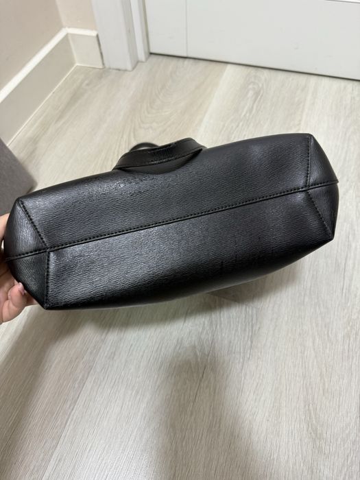 Продам сумку dkny