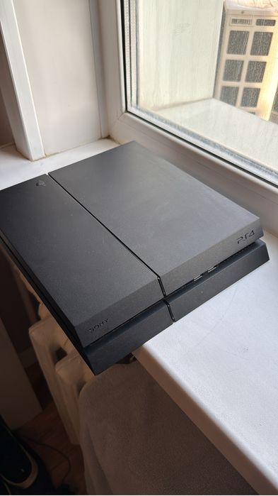 Продам PS4 512гб