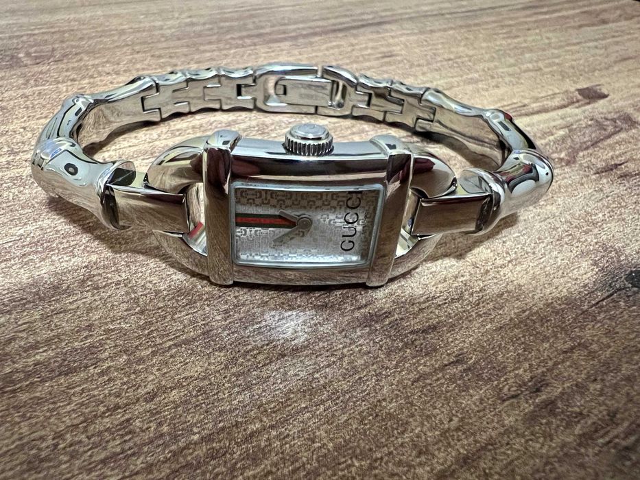 Продавам дамски часовник Gucci