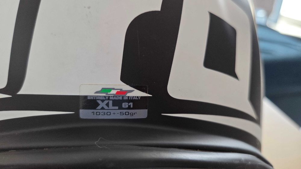 Каска Shoei NXR XL и Airoh RockStarr Carbon XL